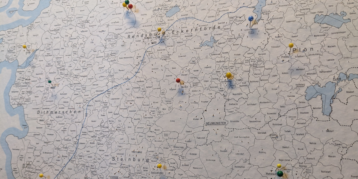 Karte, auf der Landschaftentscheide mit Pins gekennzeichnet sind