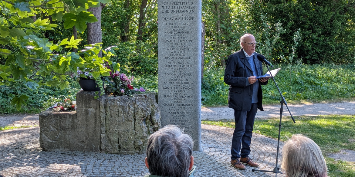 Dr. h.c. Gerhard Ulrich, Beauftragter für jüdisches Leben und gegen Antisemitismus des Landes Schleswig-Holstein bei seinem Grußwort 