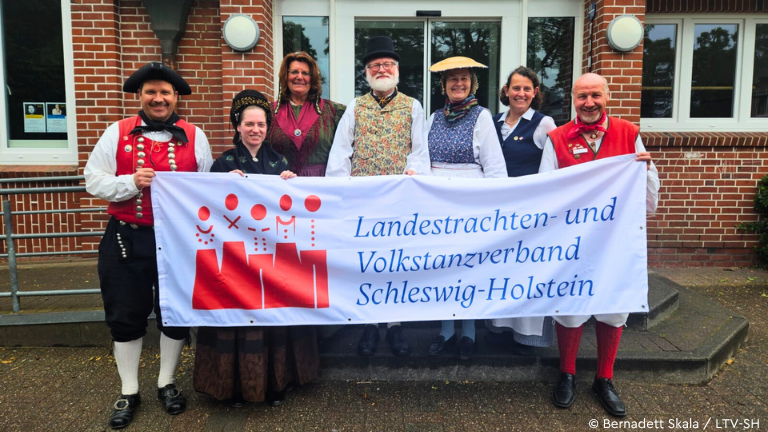 Neuer LTV-Vorstand 2025: Sieben Personen halten Banner