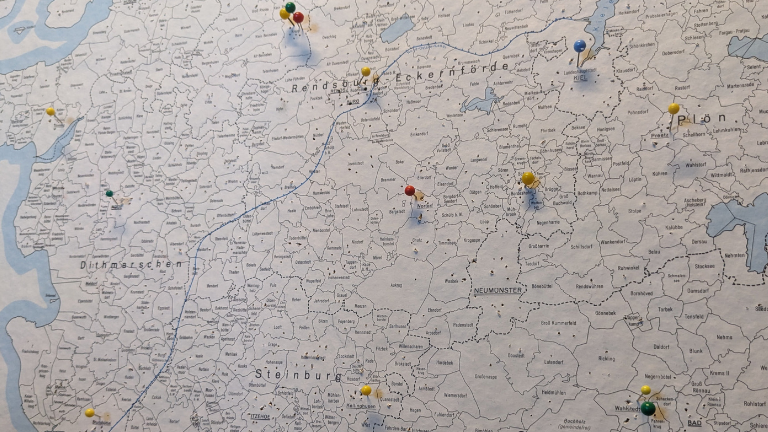 Karte, auf der Landschaftentscheide mit Pins gekennzeichnet sind