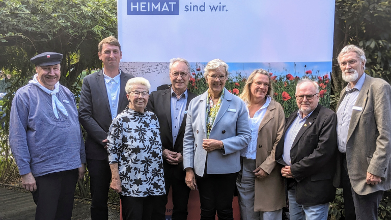 Acht Personen aus dem Präsidium des SHHB bei der JHV 2024
