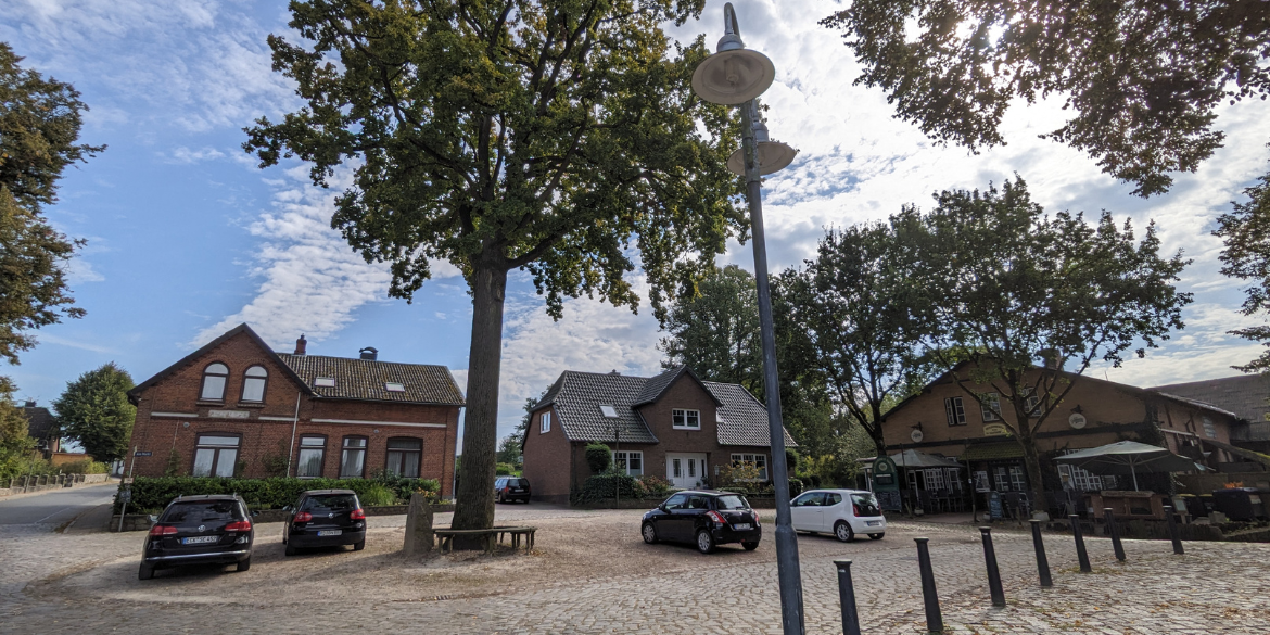 Dorfplatz Brügge